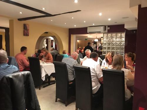 Naya indian Restaurasnt and Takeaway 