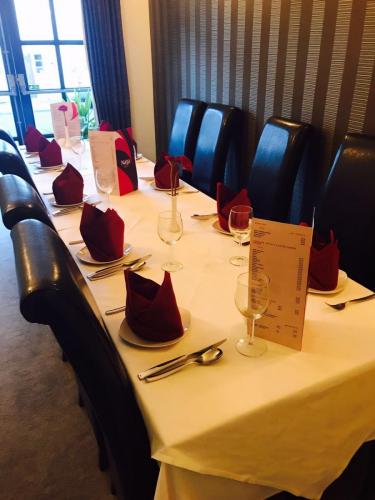 Naya indian Restaurasnt and Takeaway 